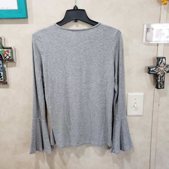 Michael Kors Not So Basic Long Sleeve Bell Sleeve Ribbed Top Blouse Shirt Size M - Picture 6 of 7